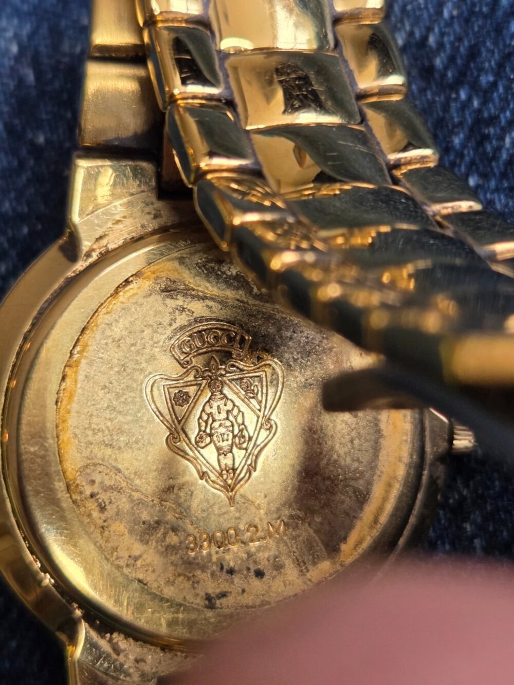 Vintage - Men's Gucci 3300.2.M 18K Gold Plated Watch - Roman Numeral Bezel - Picture 8 of 9